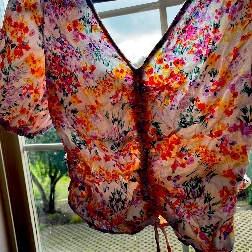 H&M floral crop top cinched in the middle